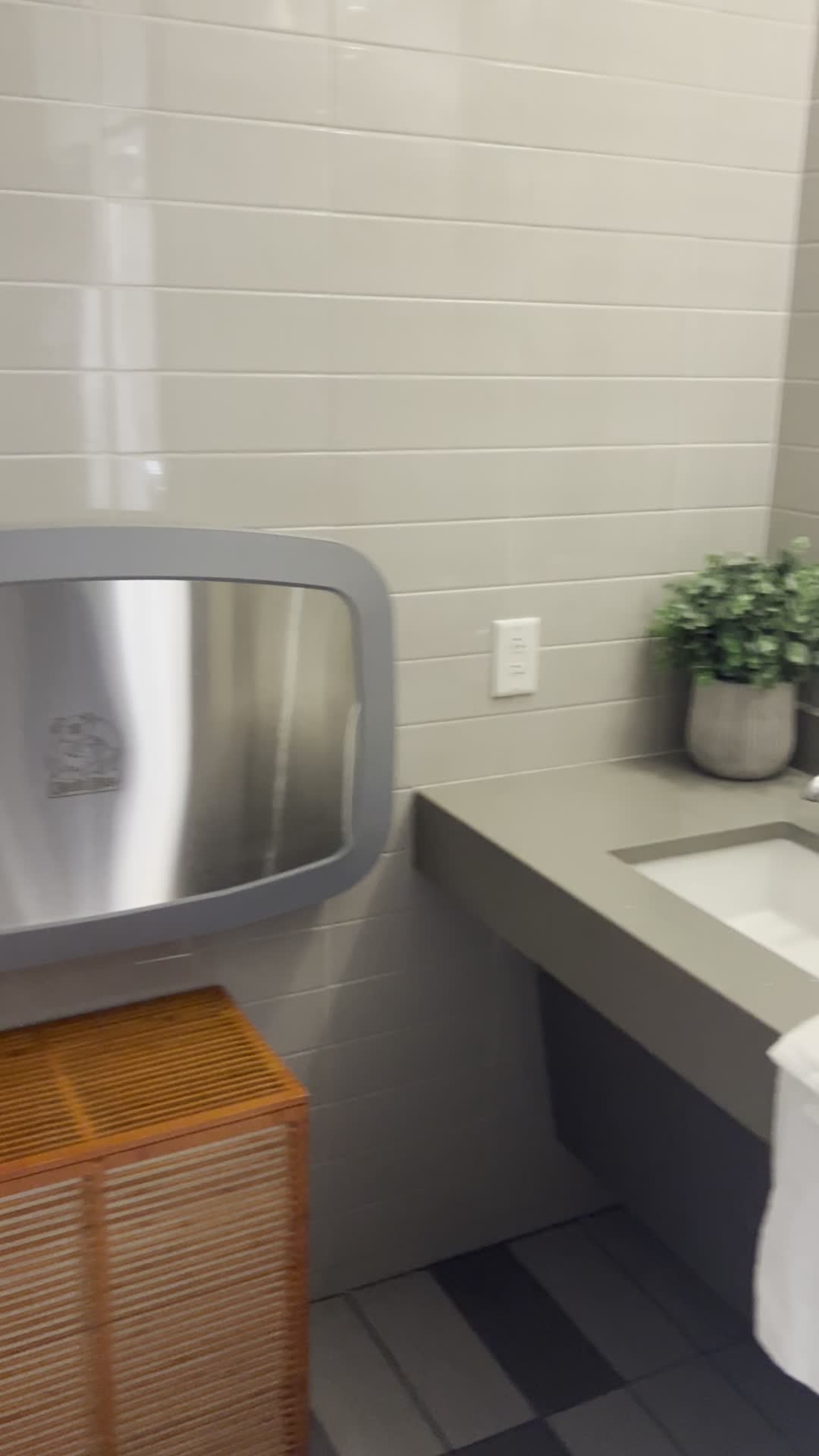 Delta Sky Club