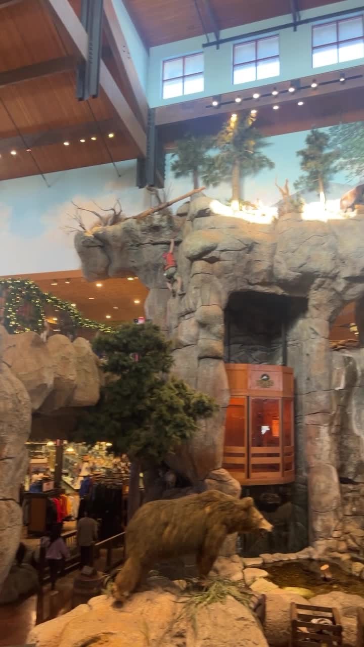 Bass Pro Shops Tracker Boat Center