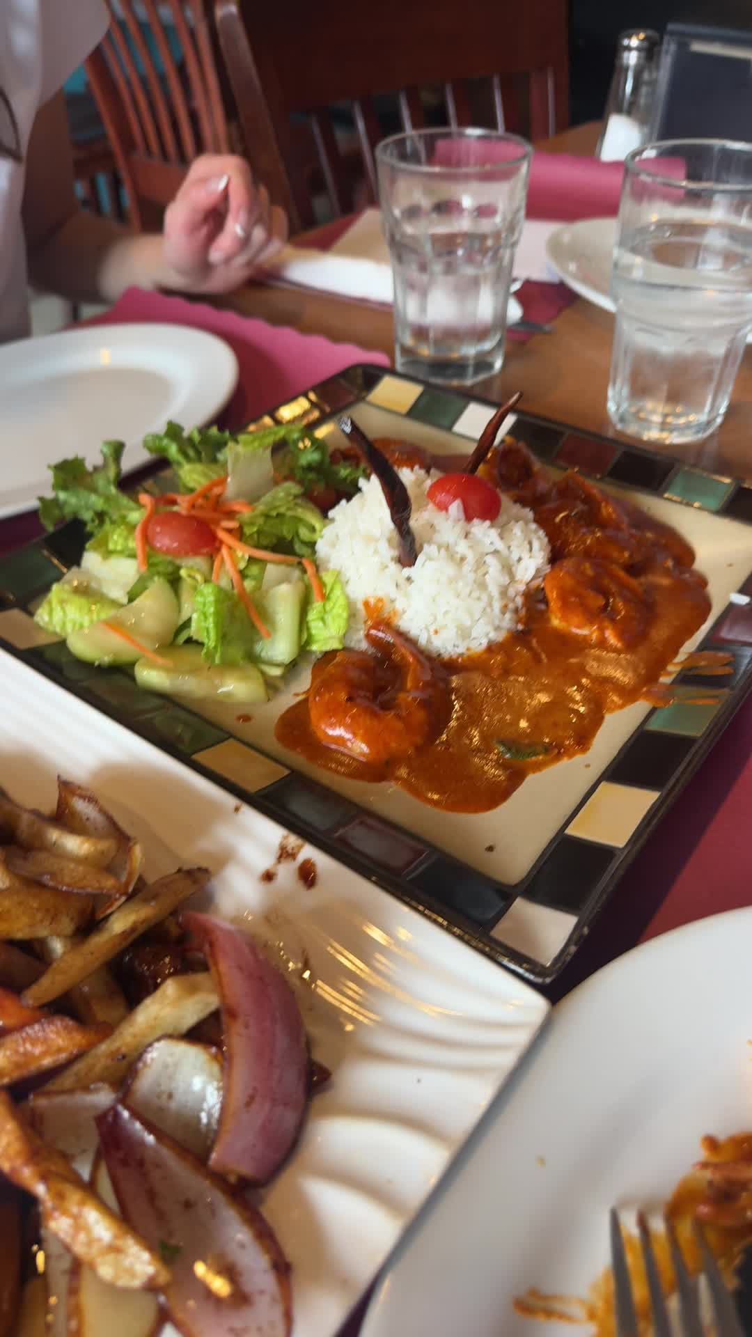 Video review of El Grano De Oro