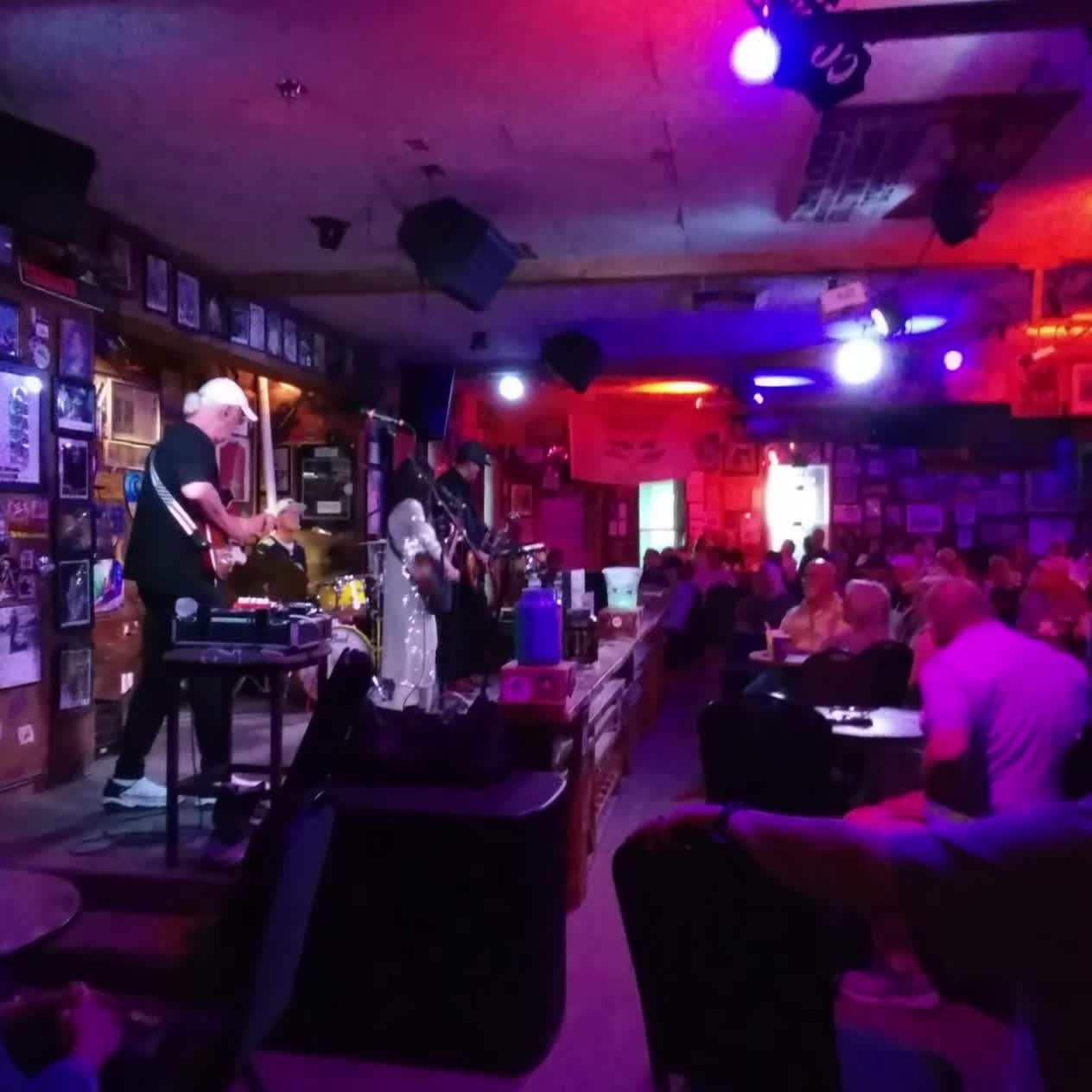 Flora-Bama Lounge, Package, and Oyster Bar