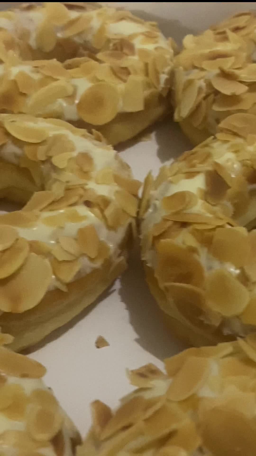 Video review of J.CO Donuts & Coffee