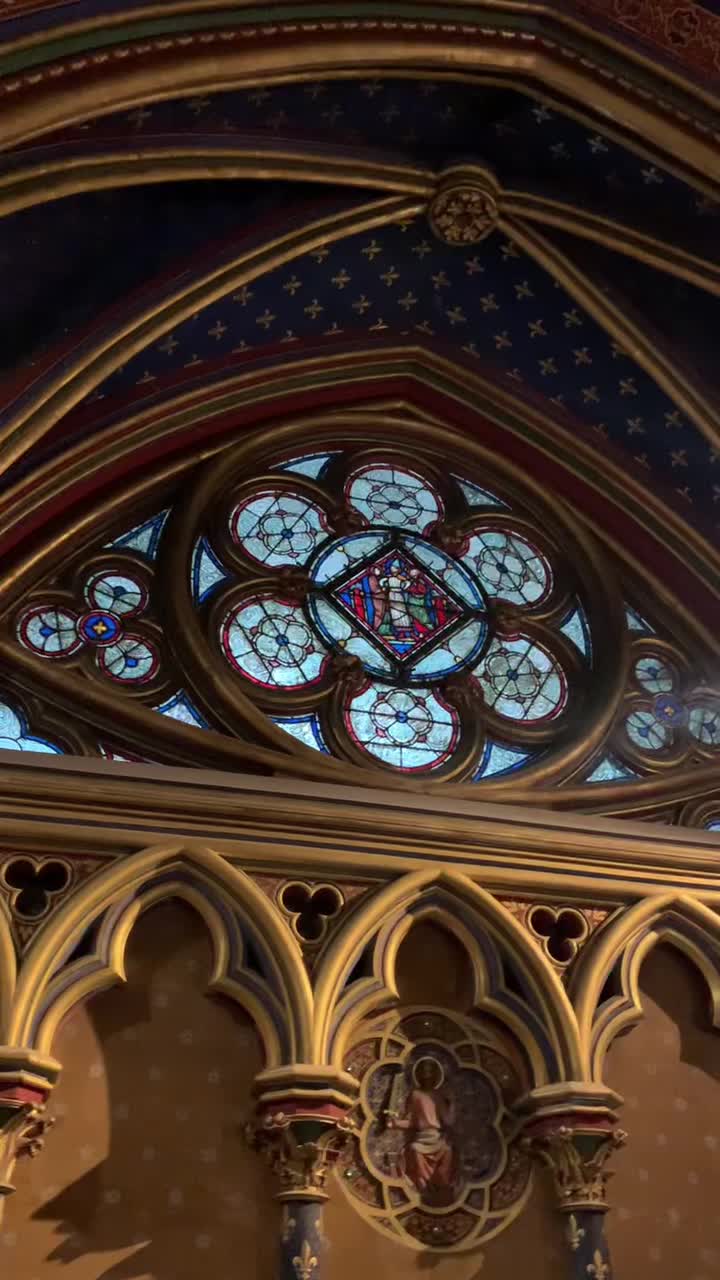 Video review of Sainte-Chapelle