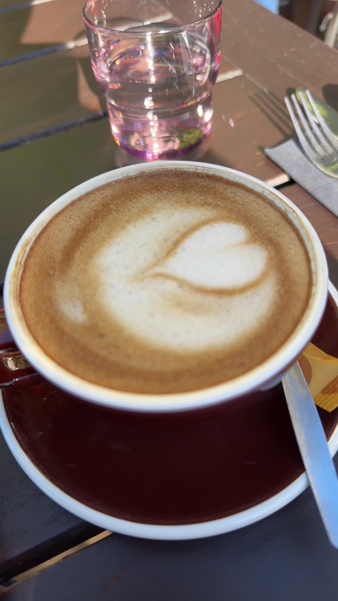 Momentos by the lake