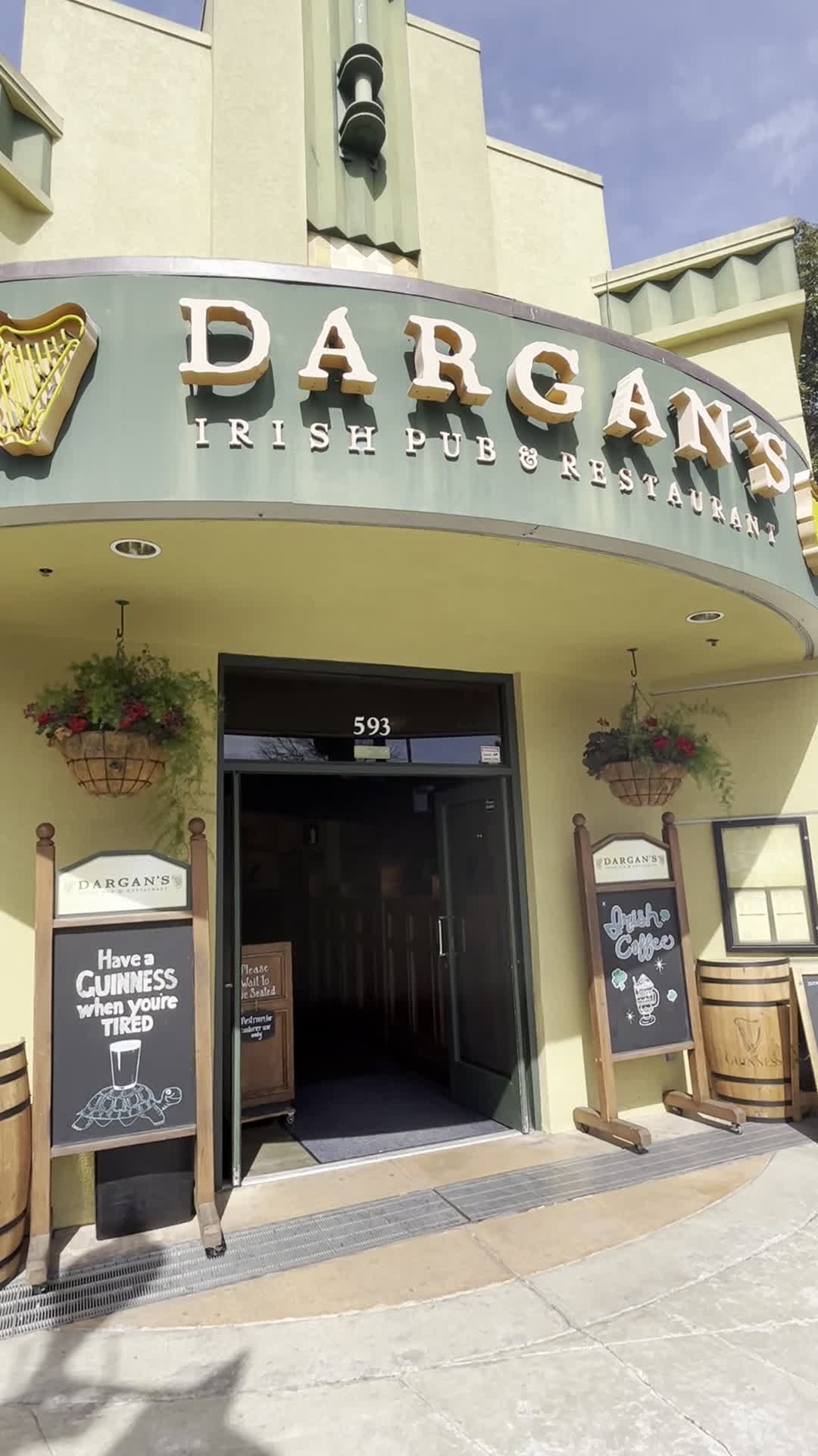 Dargans Irish Pub & Restaurant