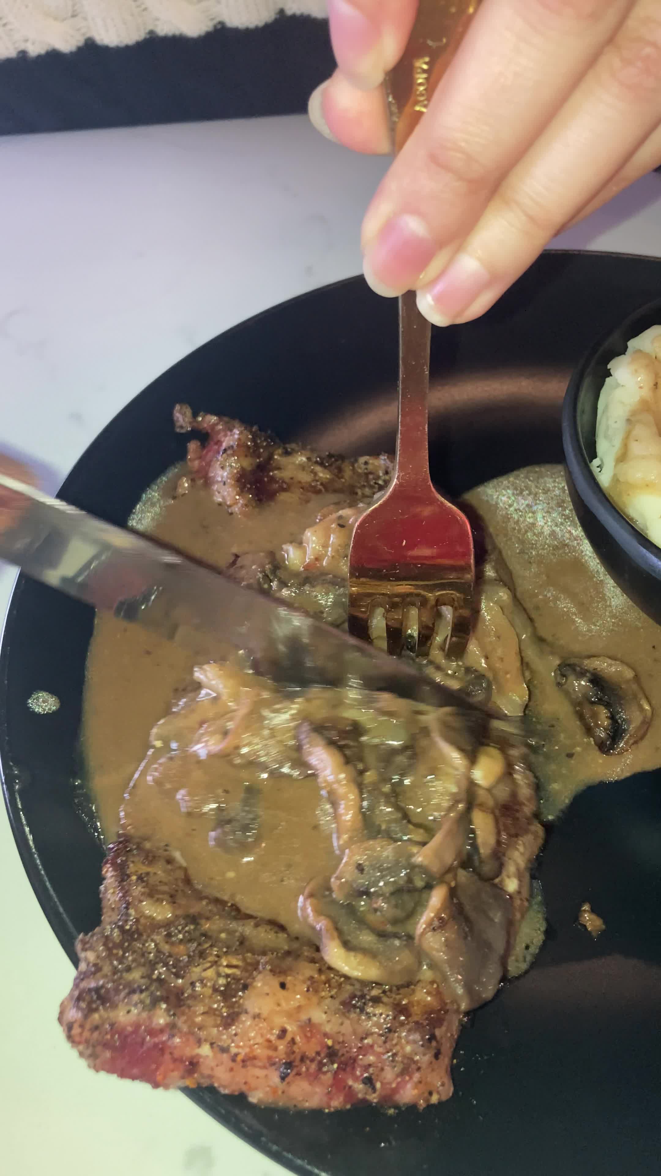 Video review of Affy's Premium Grill