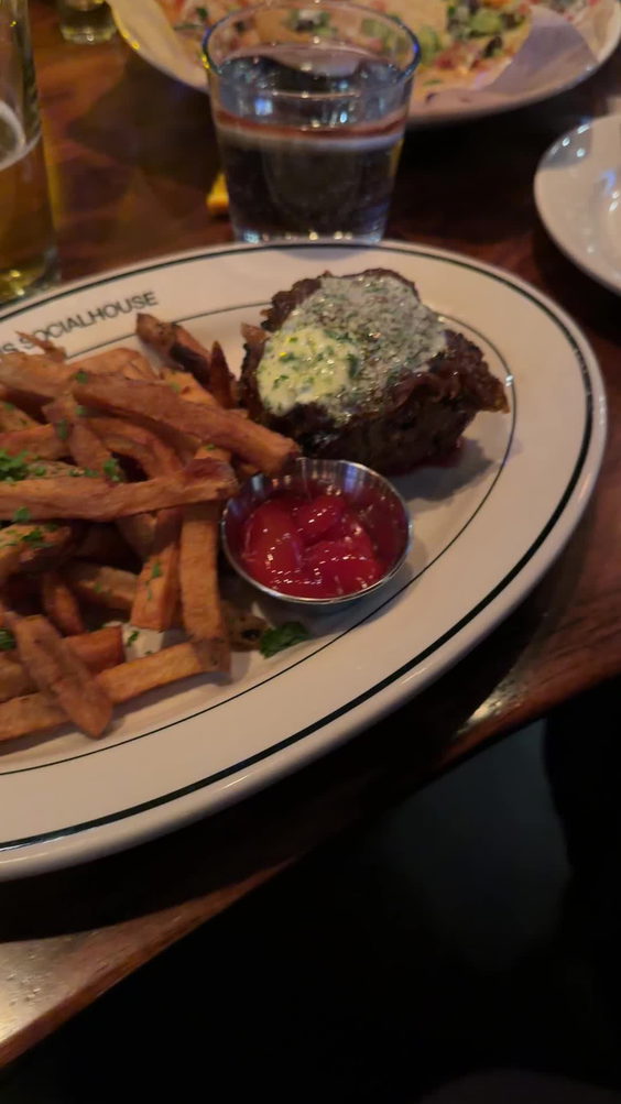 Browns Socialhouse Erin Mills