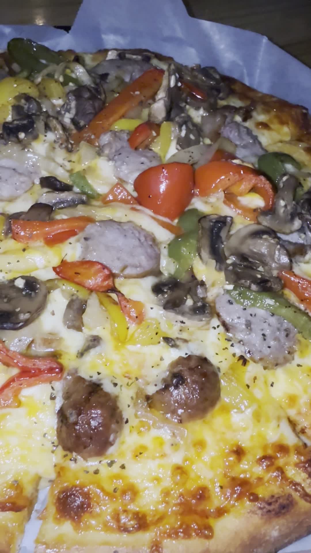 Mojo's West End Tavern