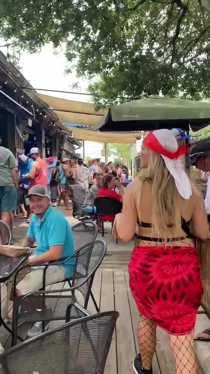 Video review of Beachside Tavern