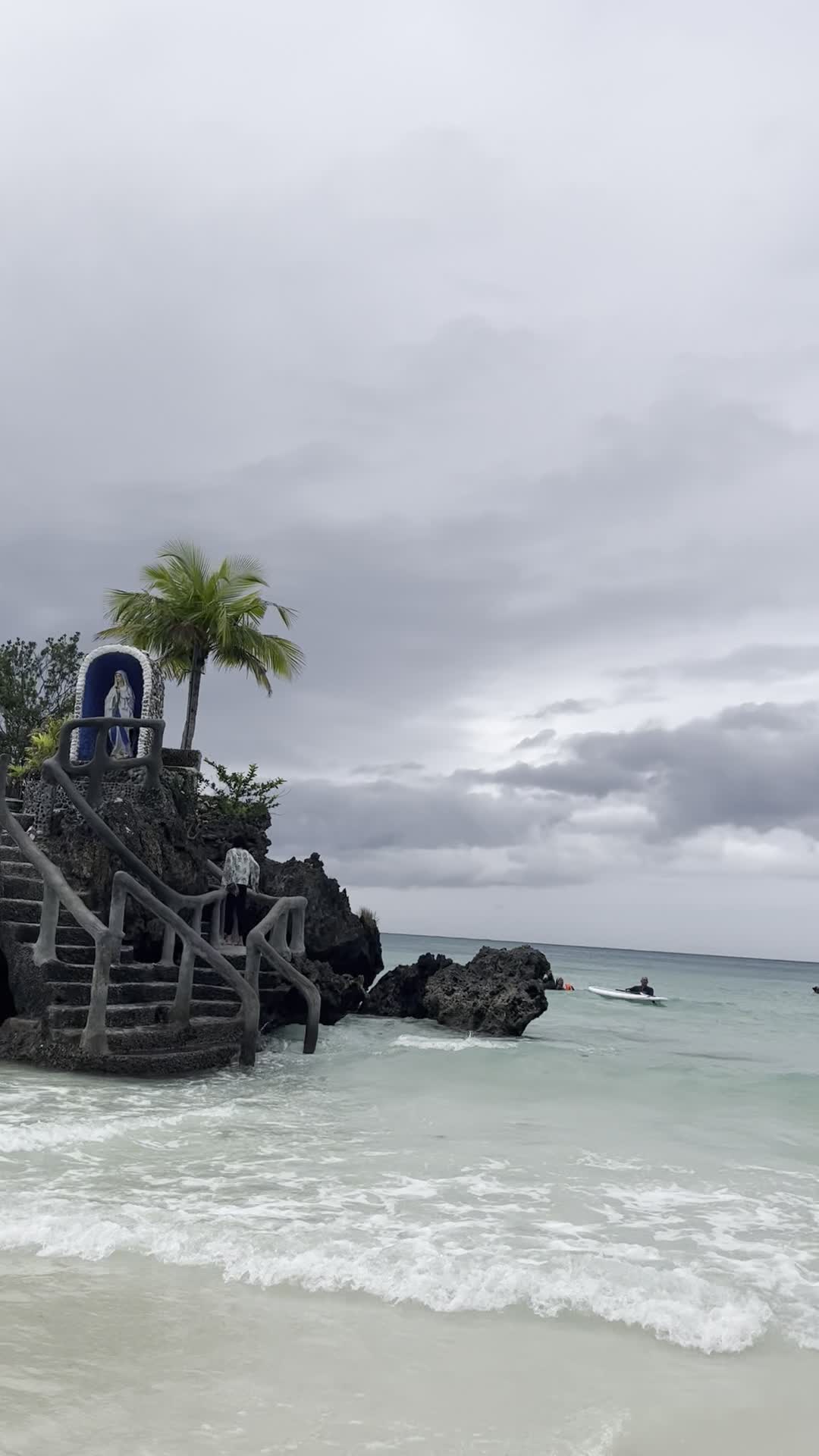 Video review of Boracay Grotto (Willy's Rock)