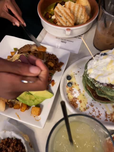 Cafe La Maude