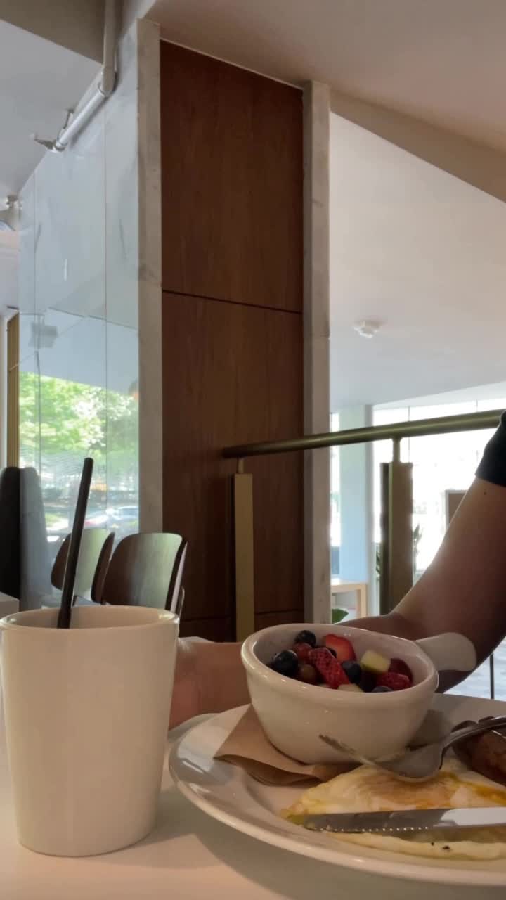 Video review of Overeasy