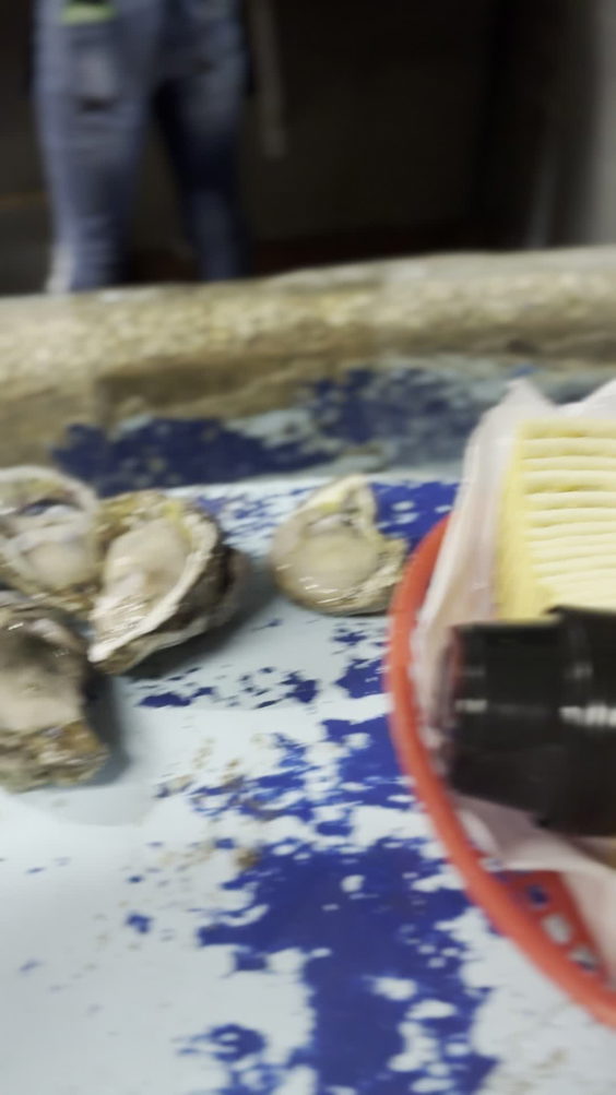 Lee & Rick's Half Shell Oyster