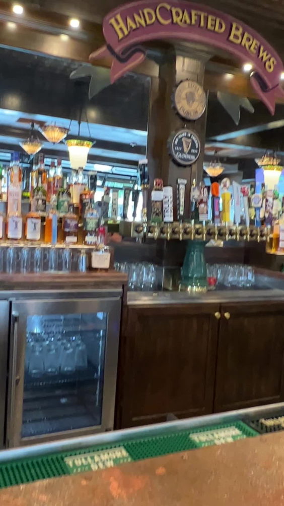 Mickeys Irish Pub