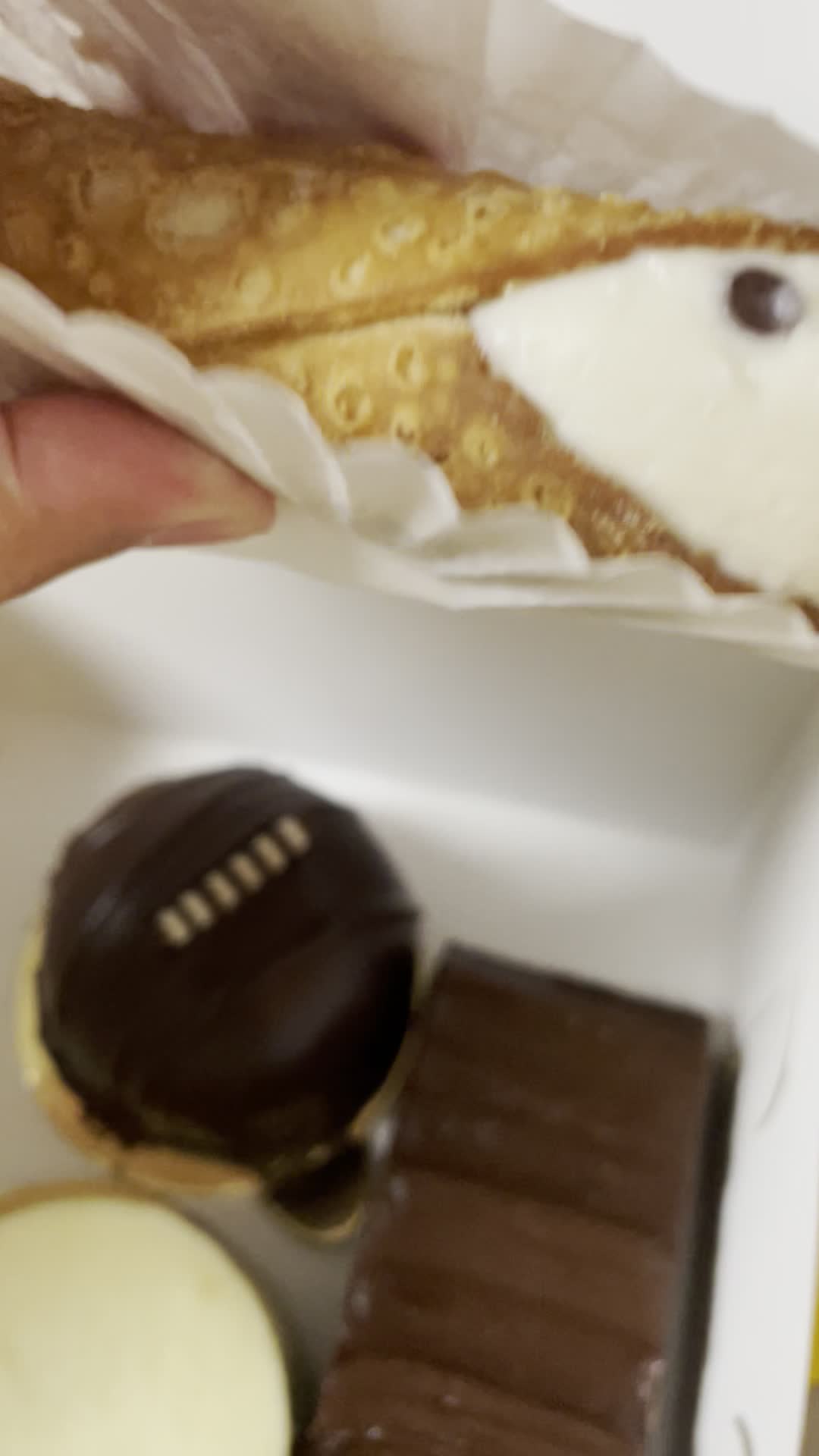 Video review of Calandra's Bakery