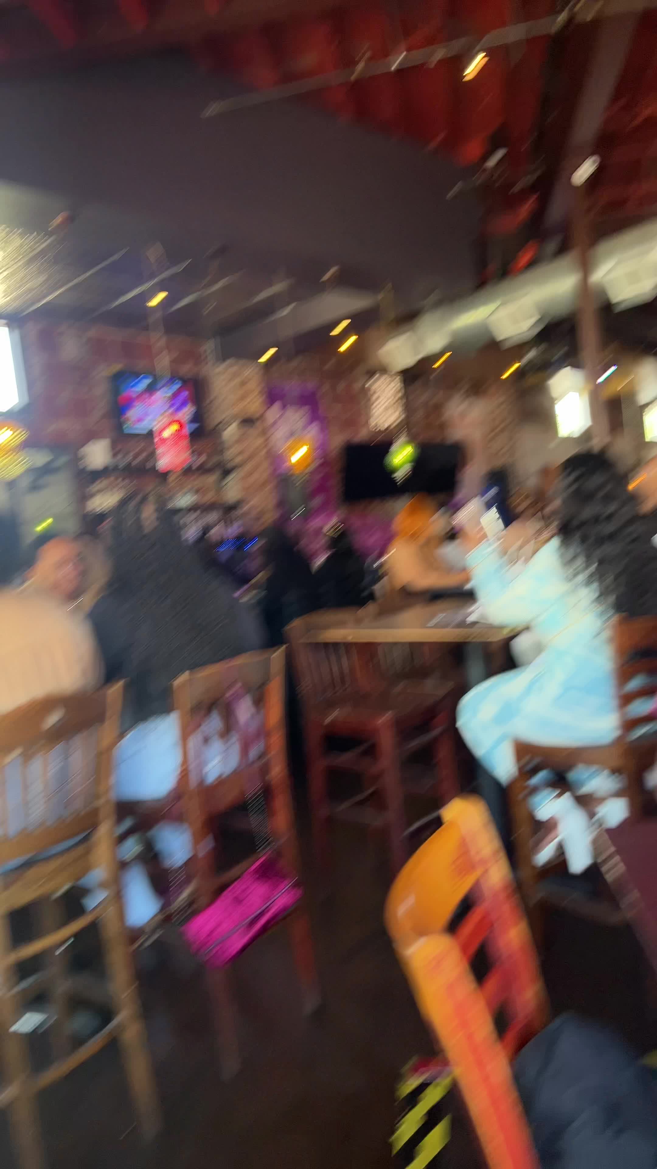 D’bos Daiquiris, Wings and Seafood