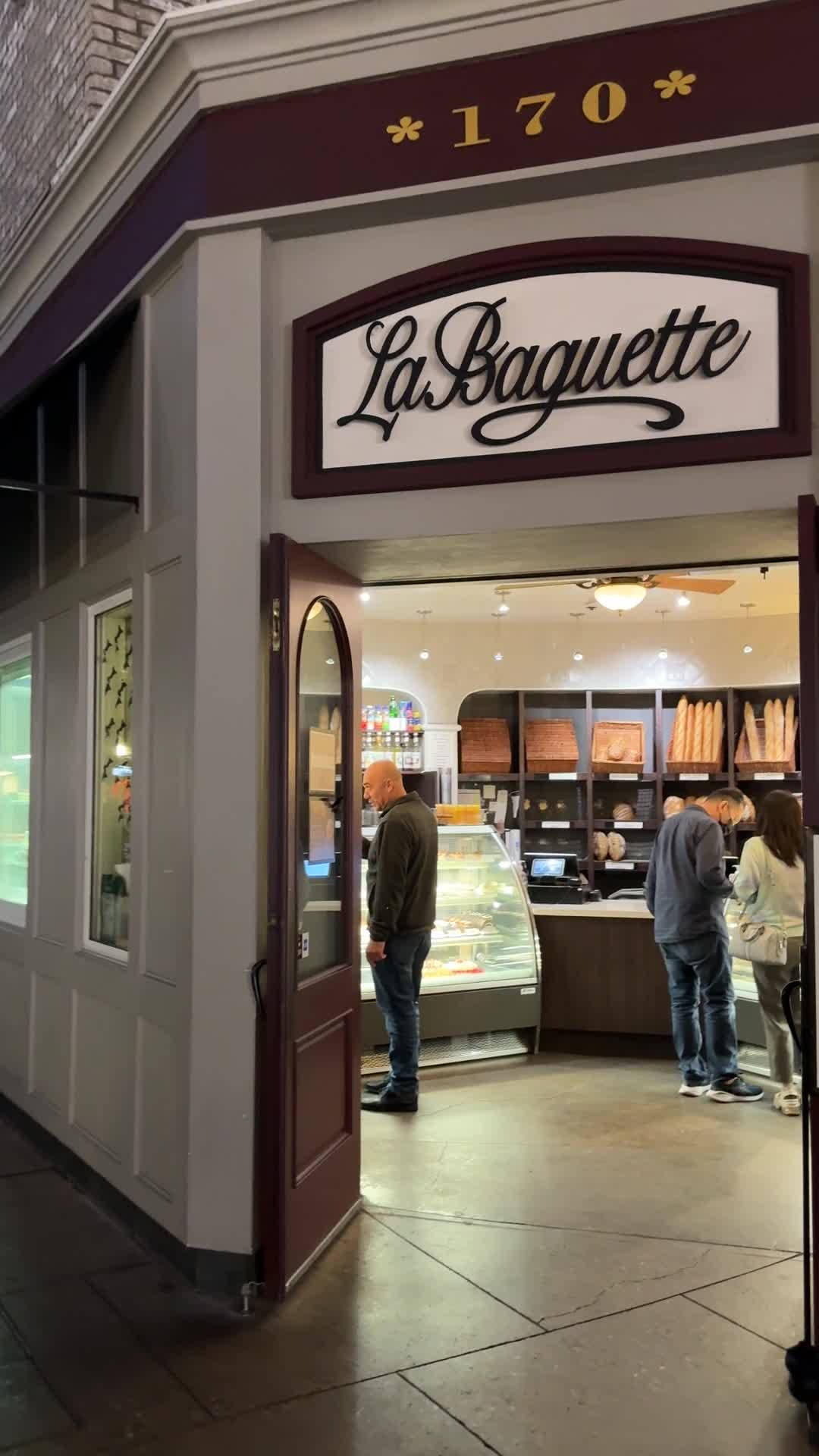 Video review of La Baguette