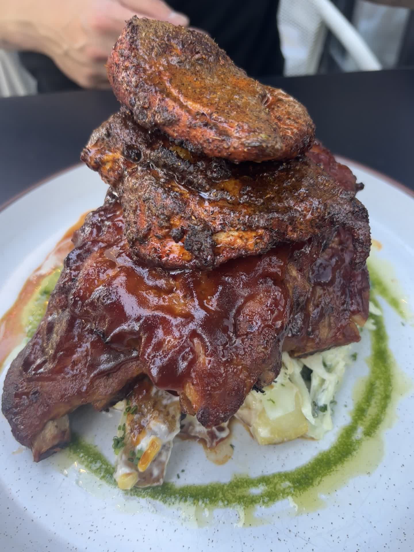 Earls Restaurant & Bar