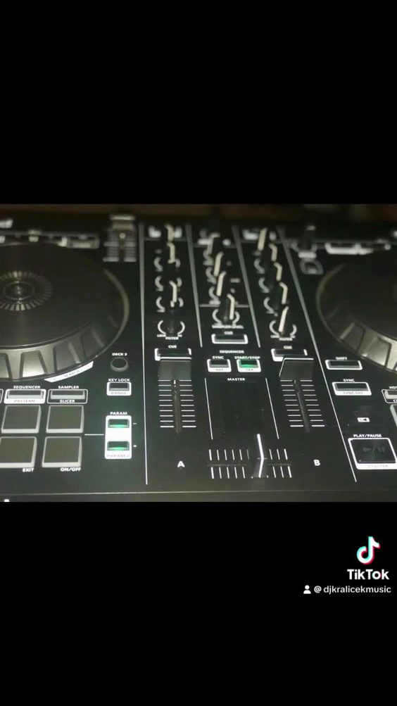 #DjKralicek