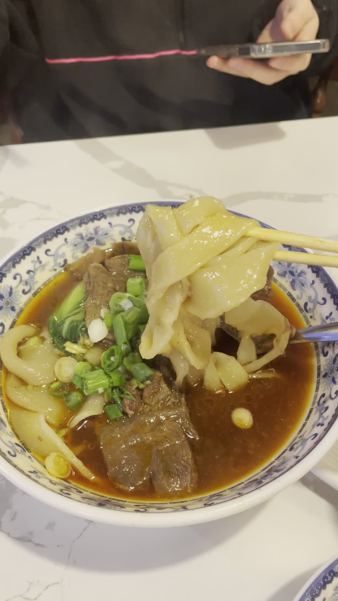 Video review of Shan Xi Magic Kitchen