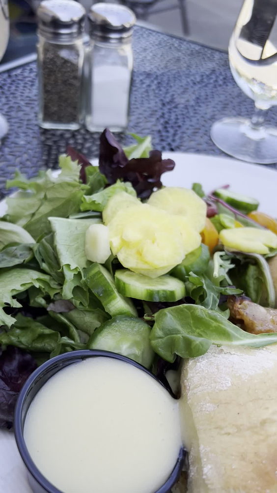 Lucca Bar & Grill