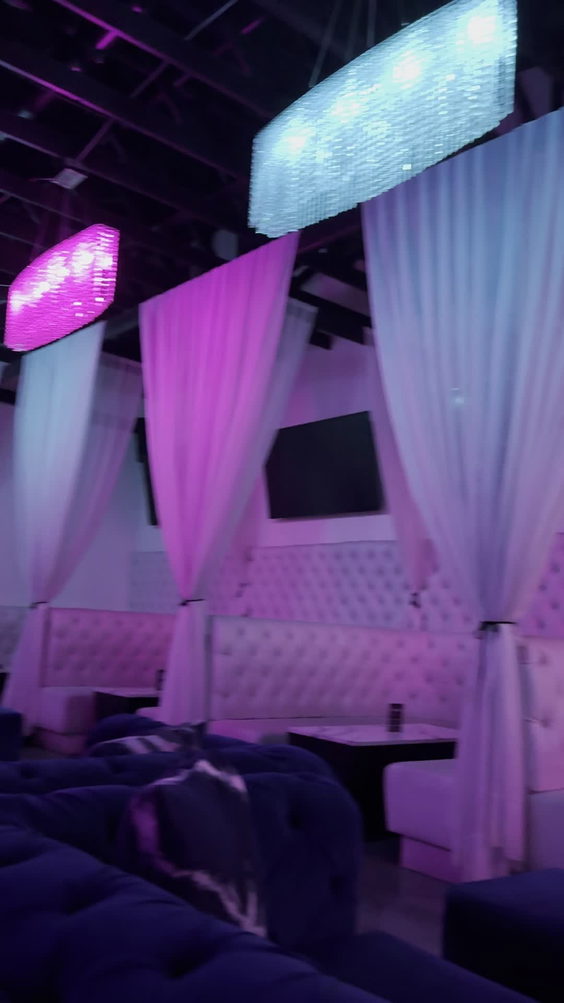 MOXIE ULTRA LOUNGE & RESTAURANT