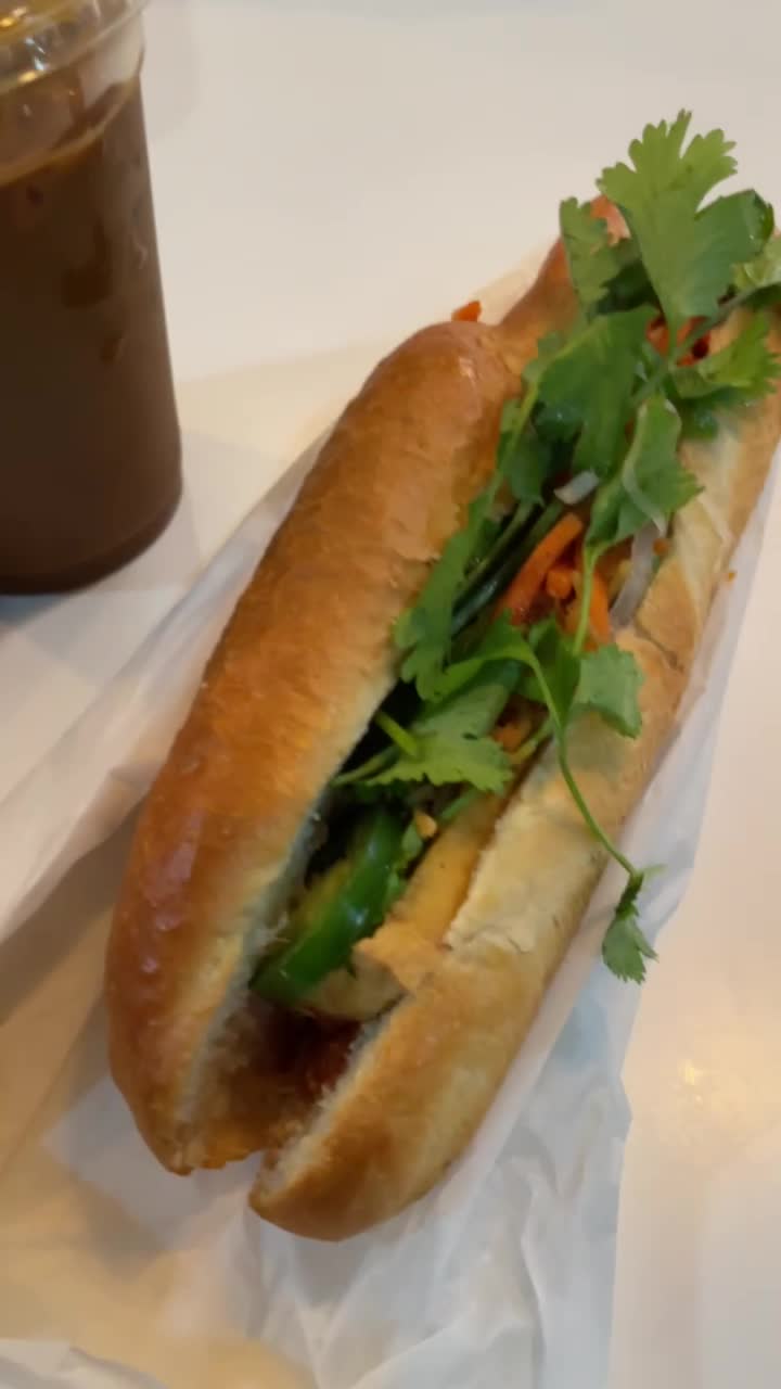 Video review of Banh Mi Station