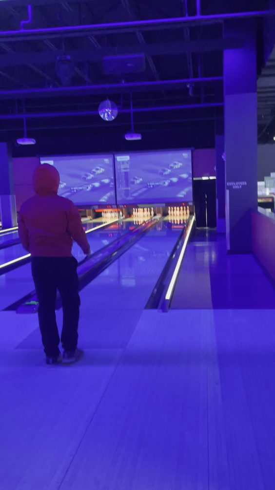 Round 1 Bowling & Amusement