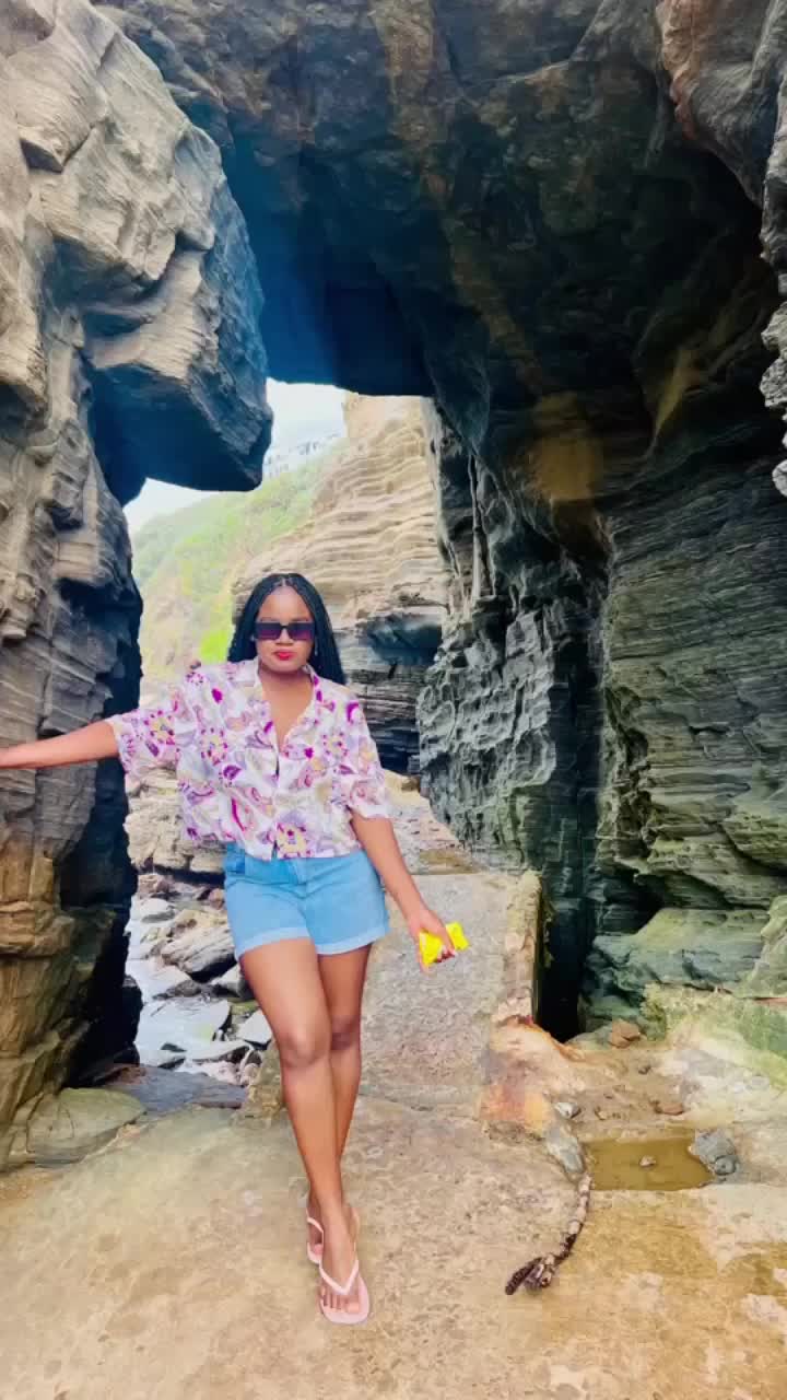 Video review of Thompsons beach