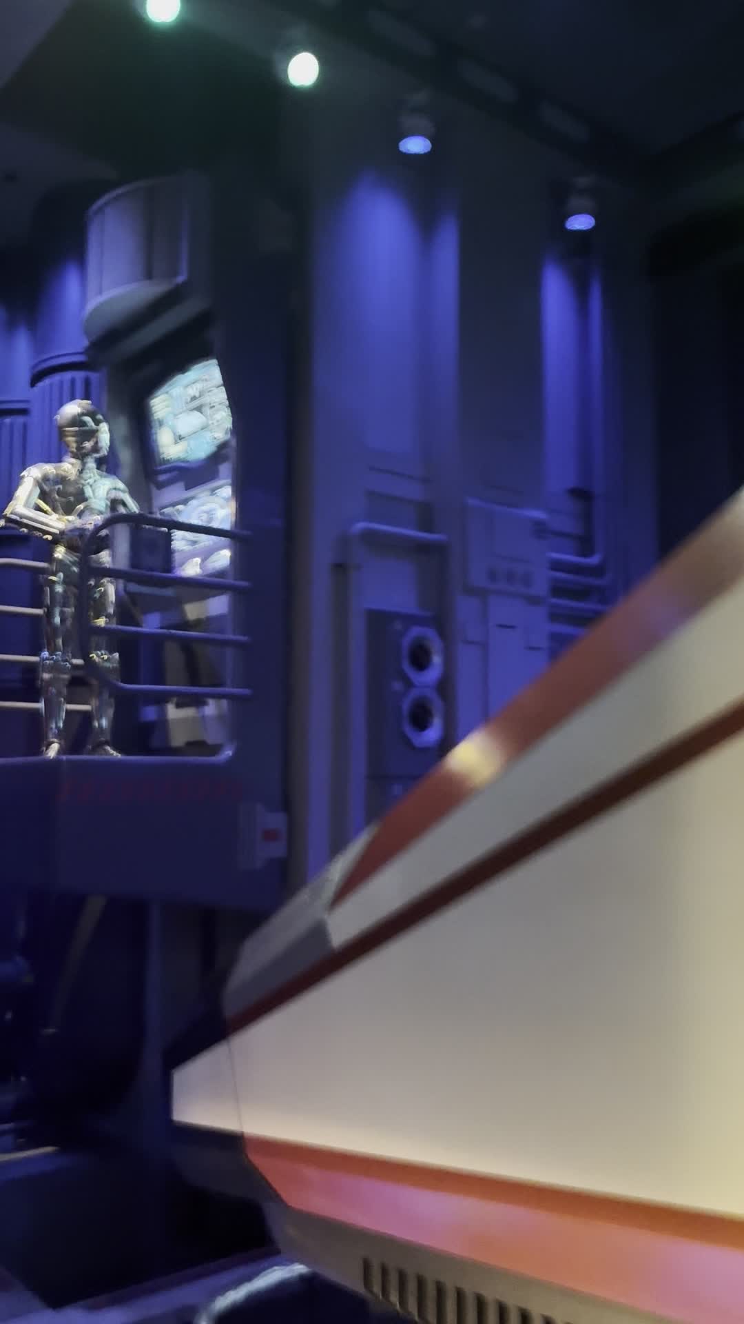 Video review of Star Tours – The Adventures Continue