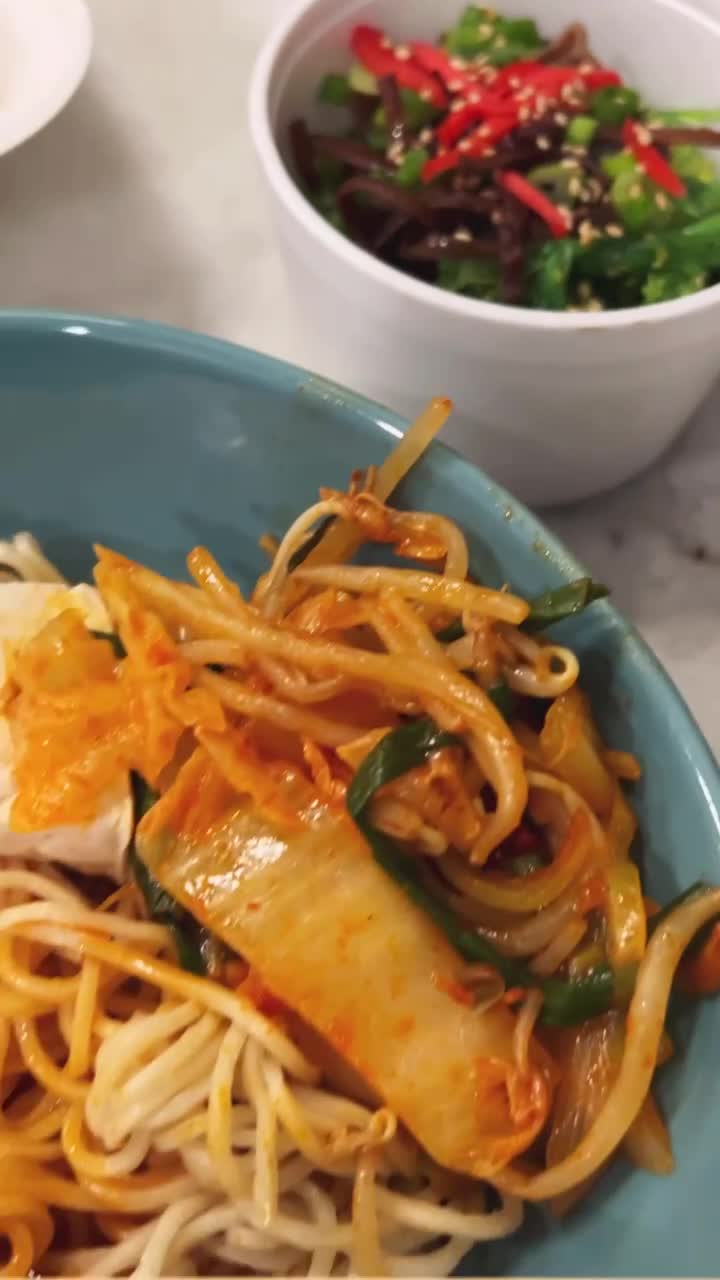 MoMo kimbap and japanese noodles