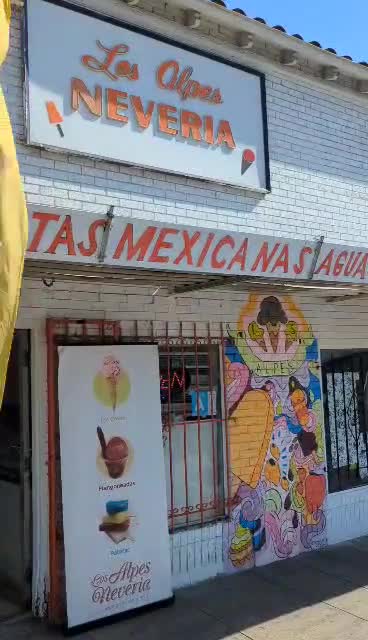 Los Alpes Ice Cream Parlor