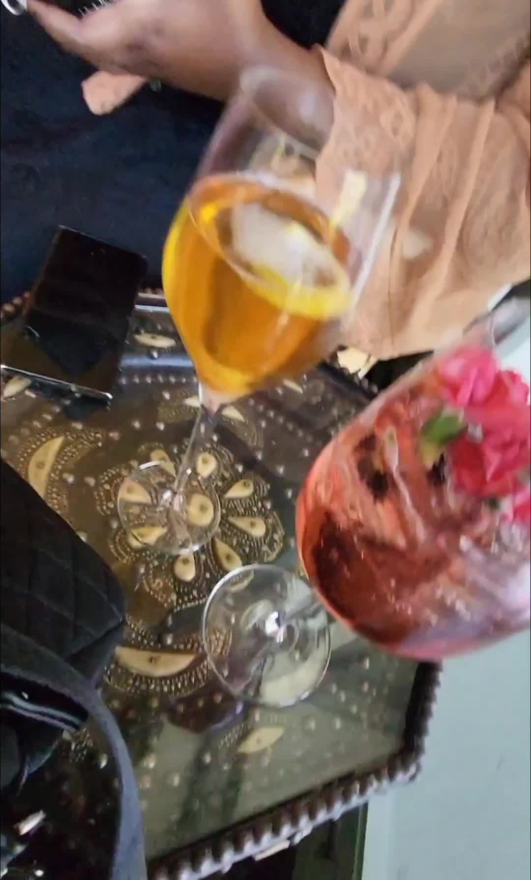 Video review of Oxford Exchange