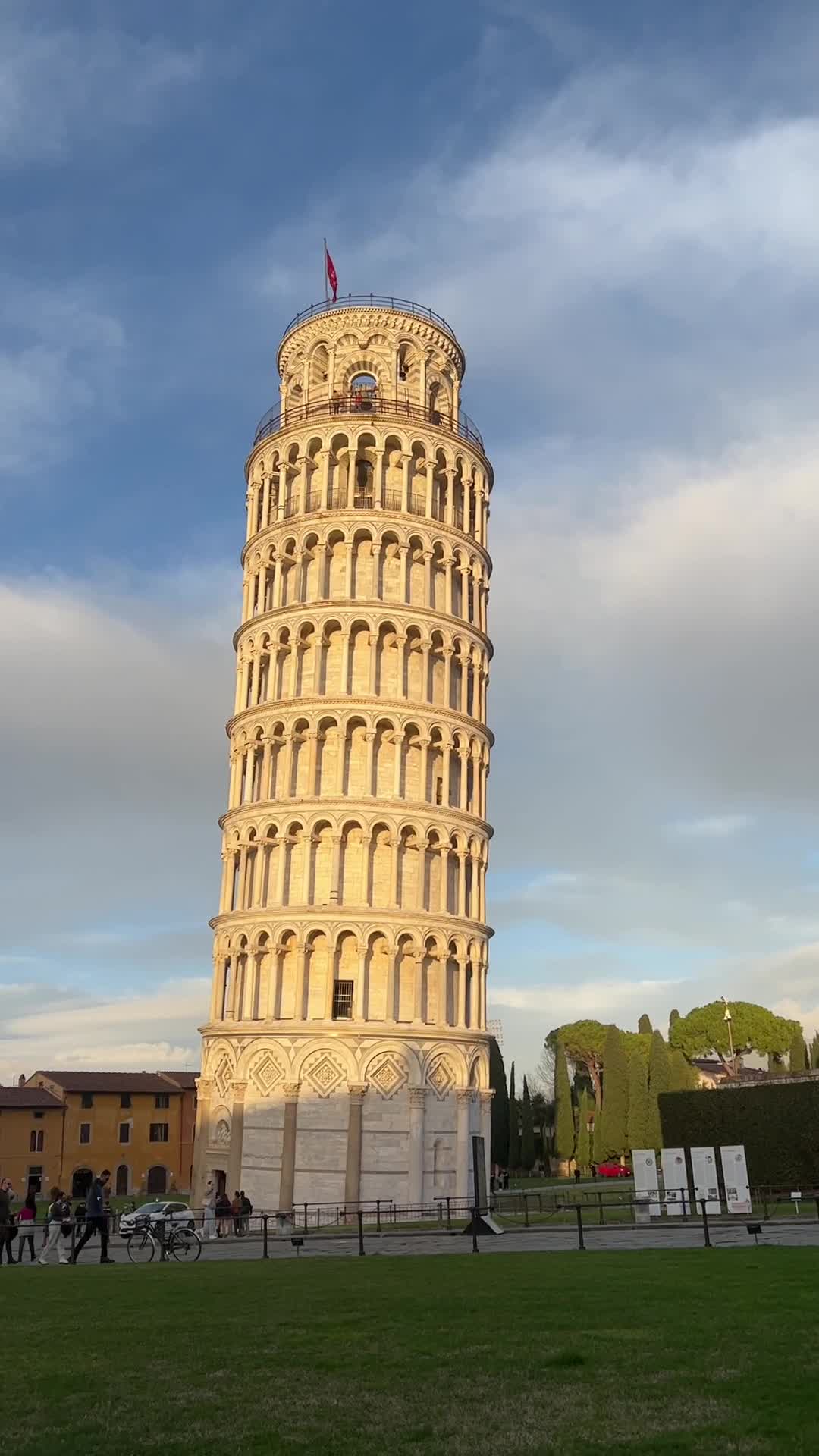Tour Leaning Tower