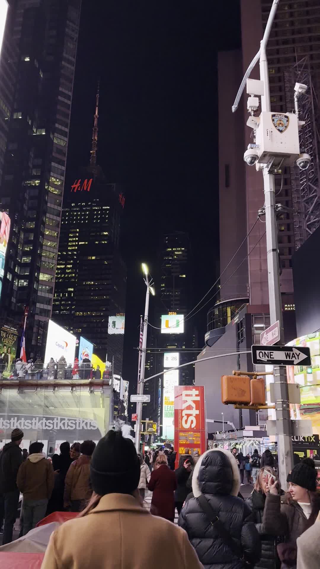 Video review of M&M's World