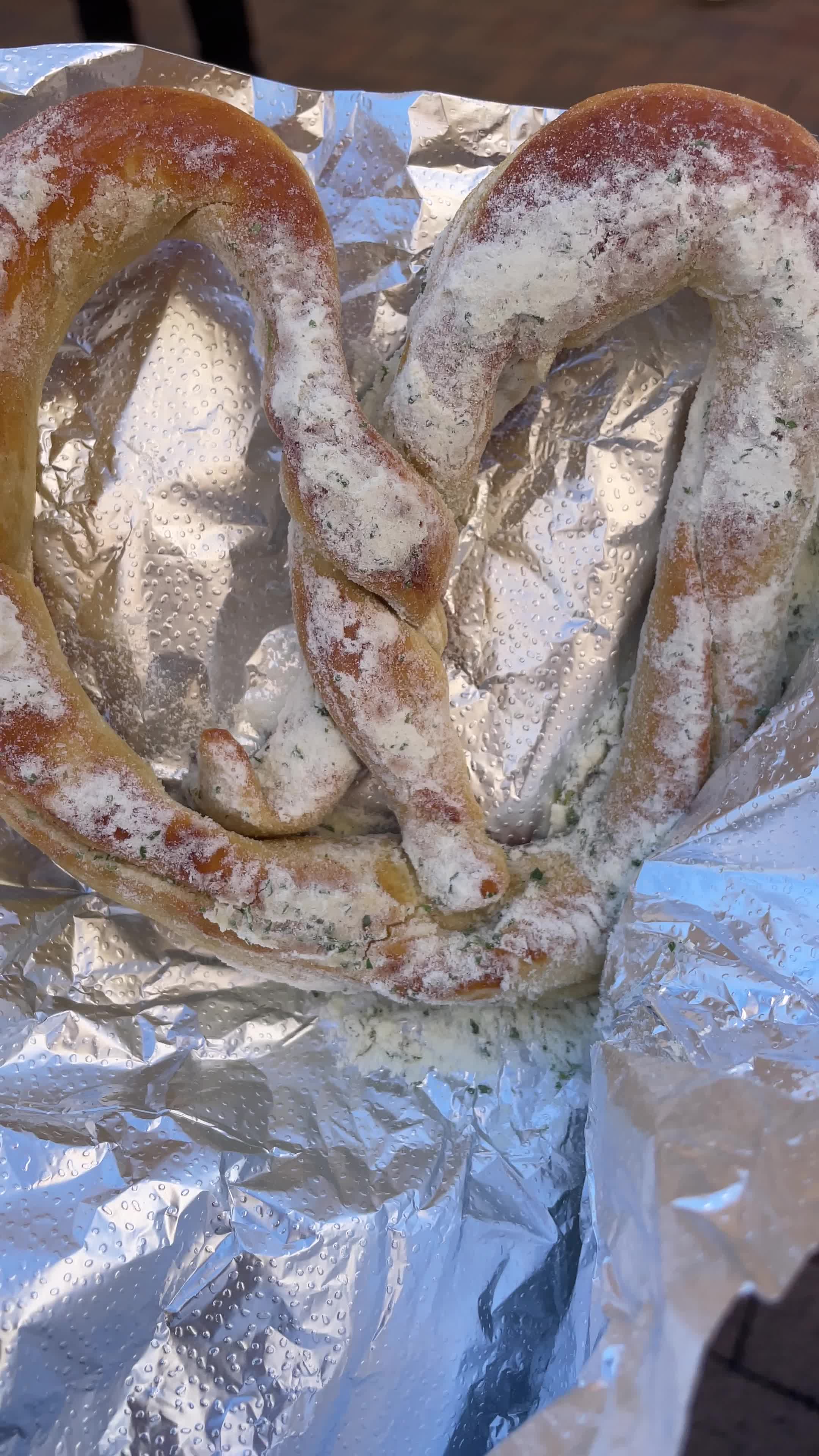 Video review of Auntie Anne's