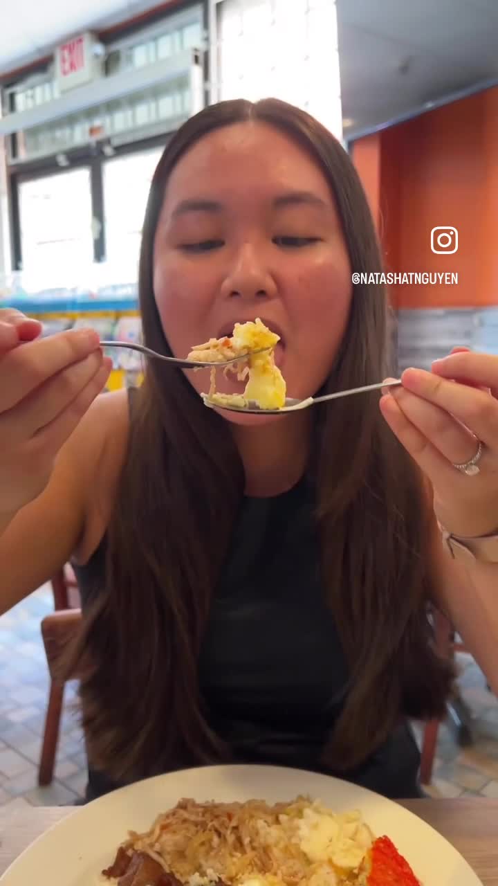 Video review of Cơm Tấm Thành