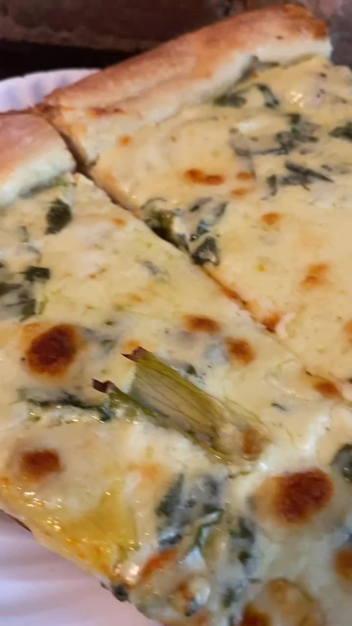 Video review of Artichoke Basille's Pizza