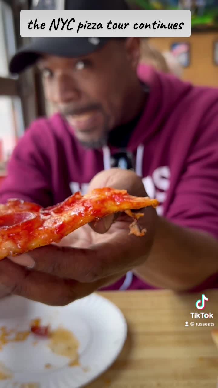 Video review of Paulie Gee's Slice Shop