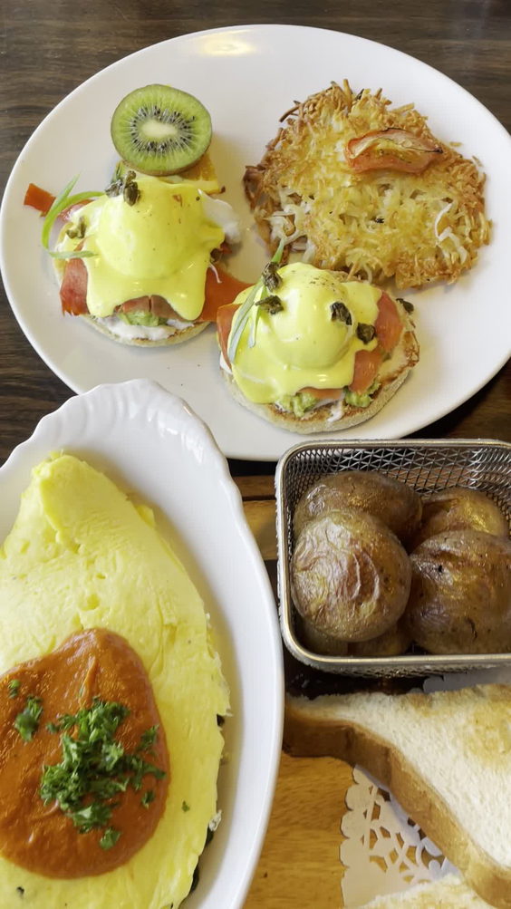Delphi Brunch Cafe