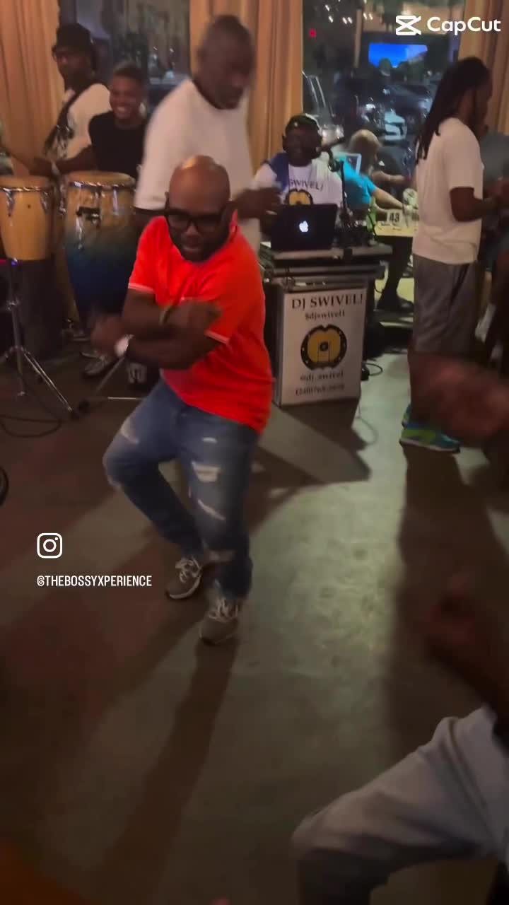 Mix and Mingle Coffee Lounge