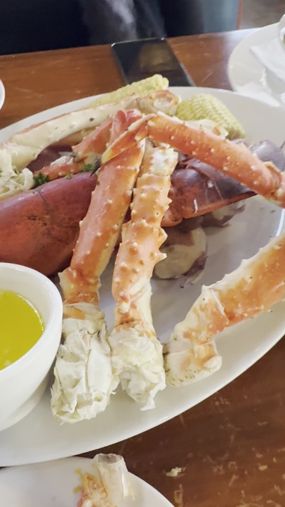 Video review of Gladstone's Long Beach