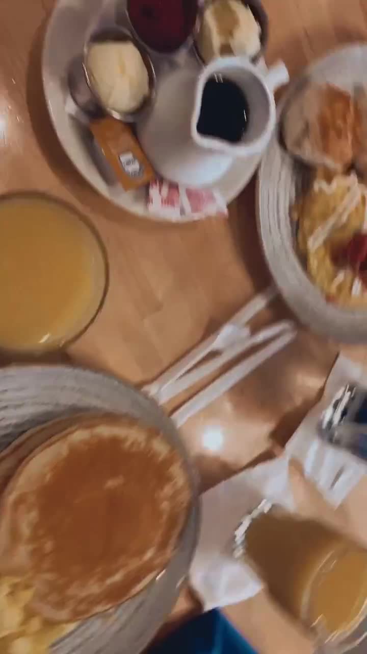 Video review of Olivia's Café