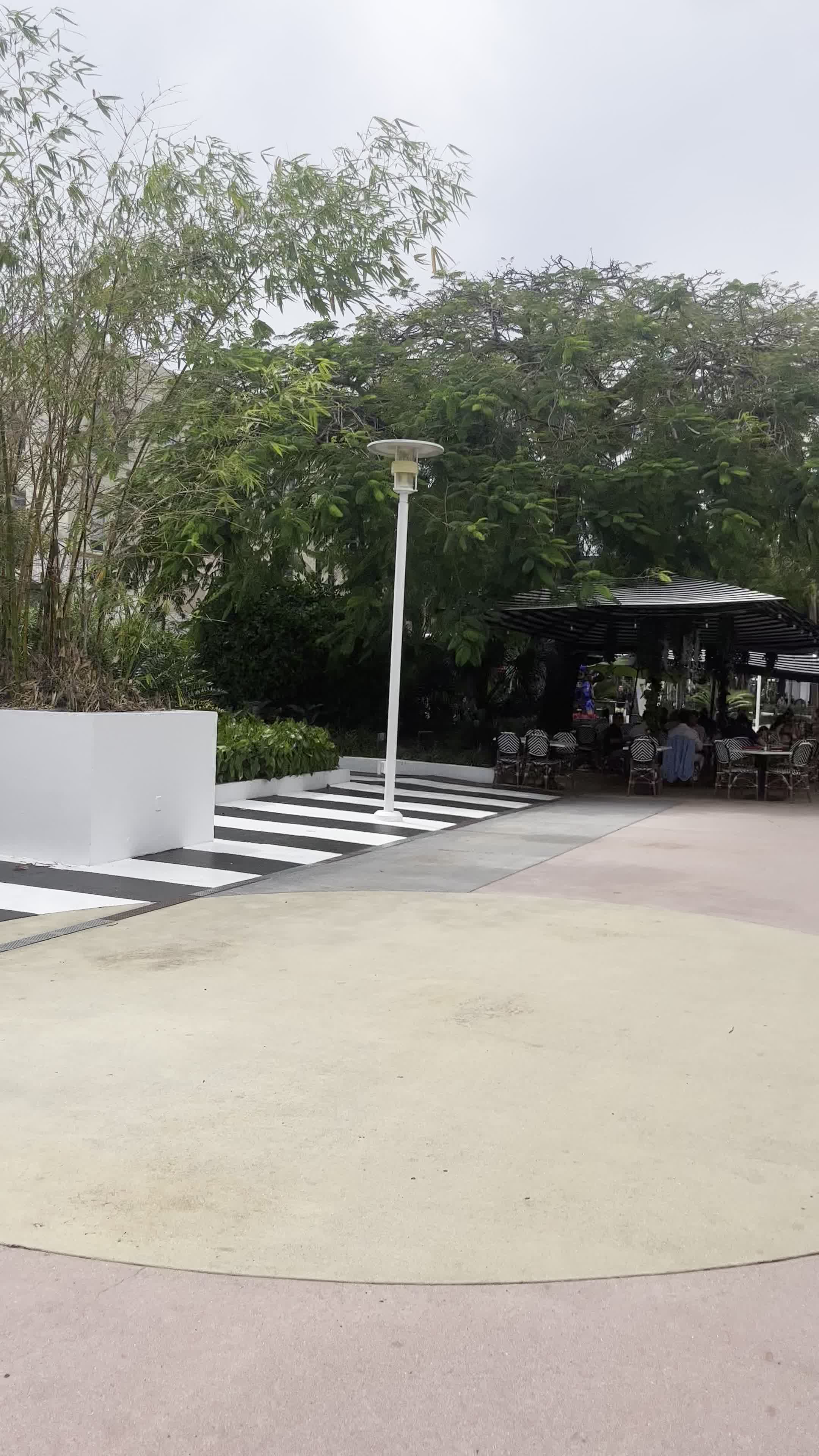 Lincoln Road Deluxe