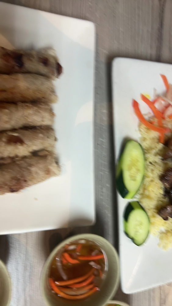 Lá Me Restaurant