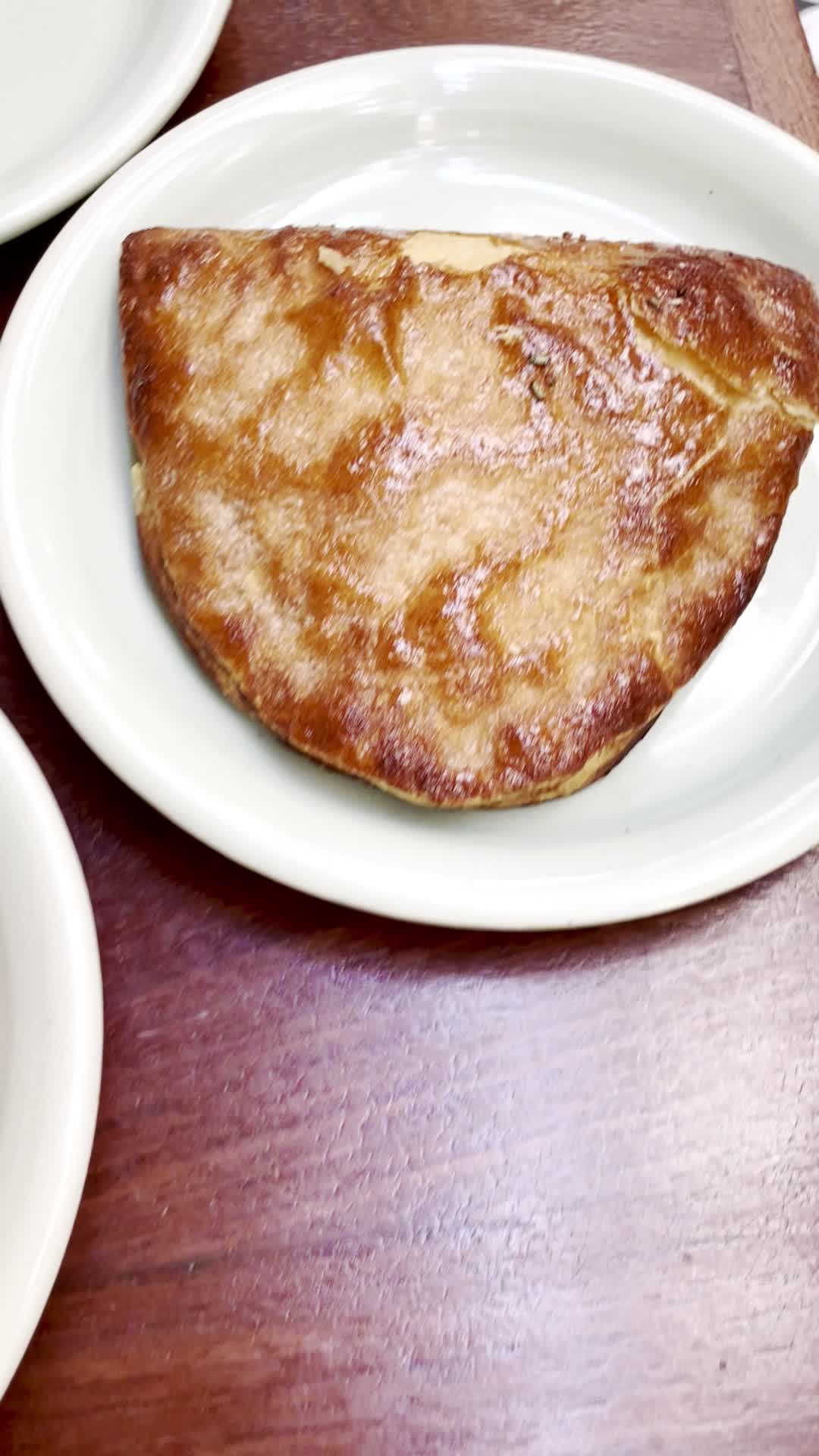 Video review of Café Nin