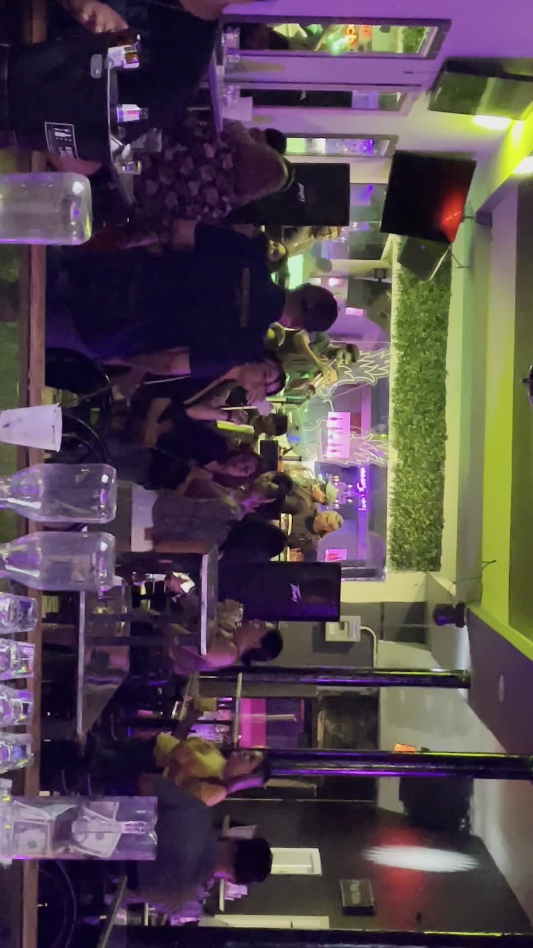 Las Plebes Vip Club - Official