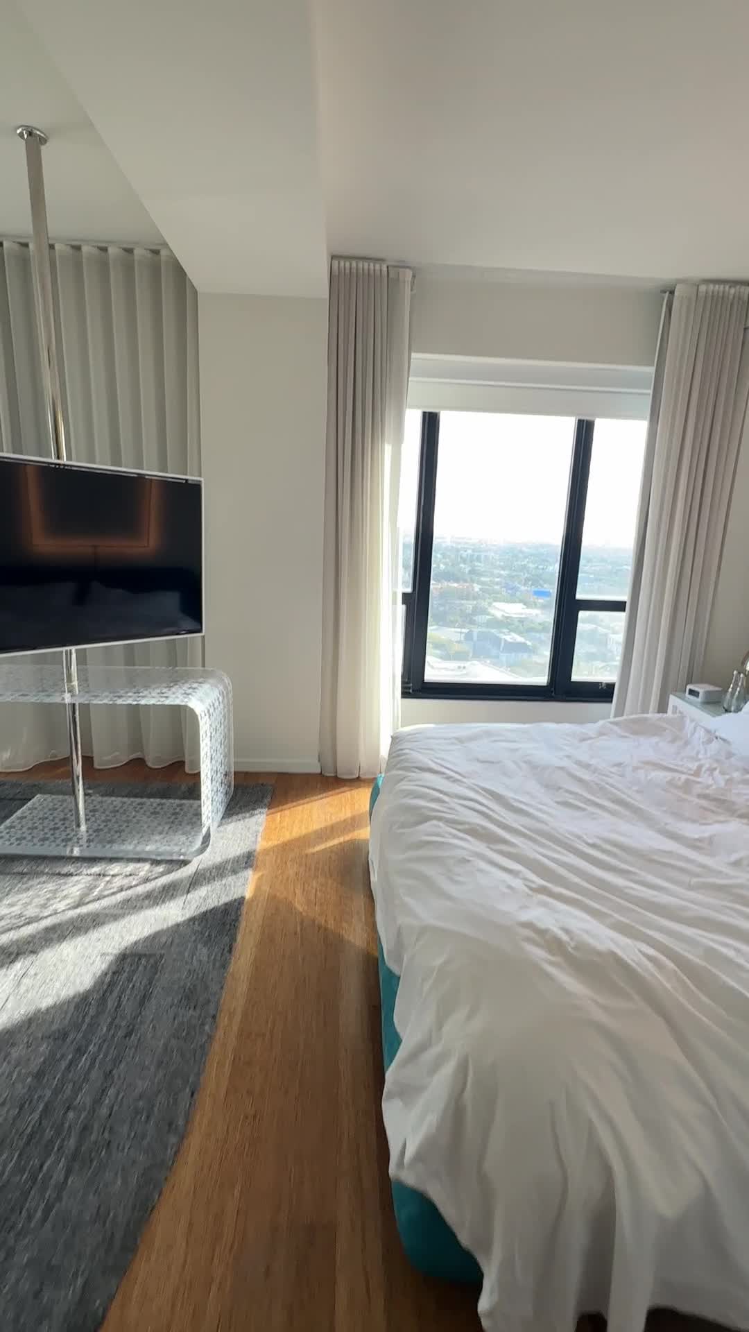 Video review of Mondrian Los Angeles