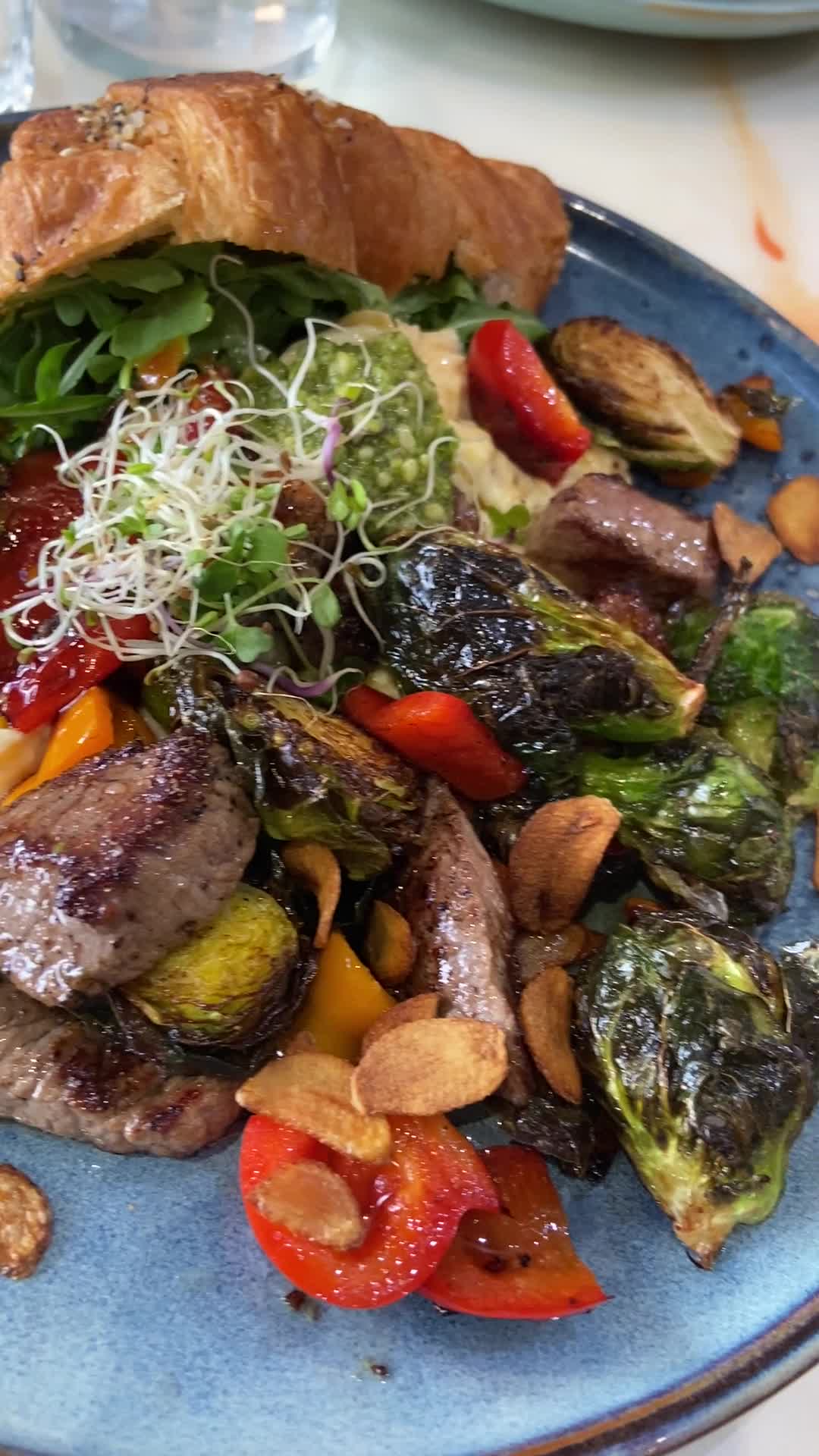 BROUHAHA / Breakfast,Brunch,Lunch