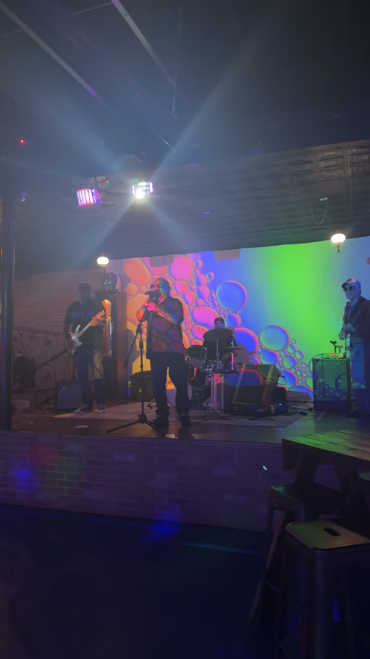 Bar eight two o