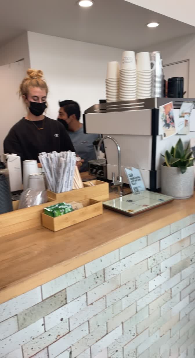 Video review of little lunch coffee + snacks